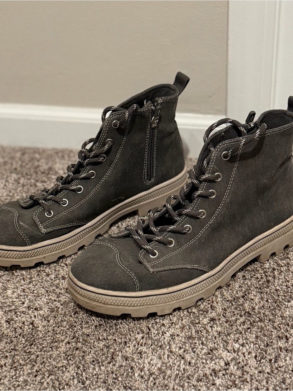 Women's Black Canvas High-Top Skecher Boots